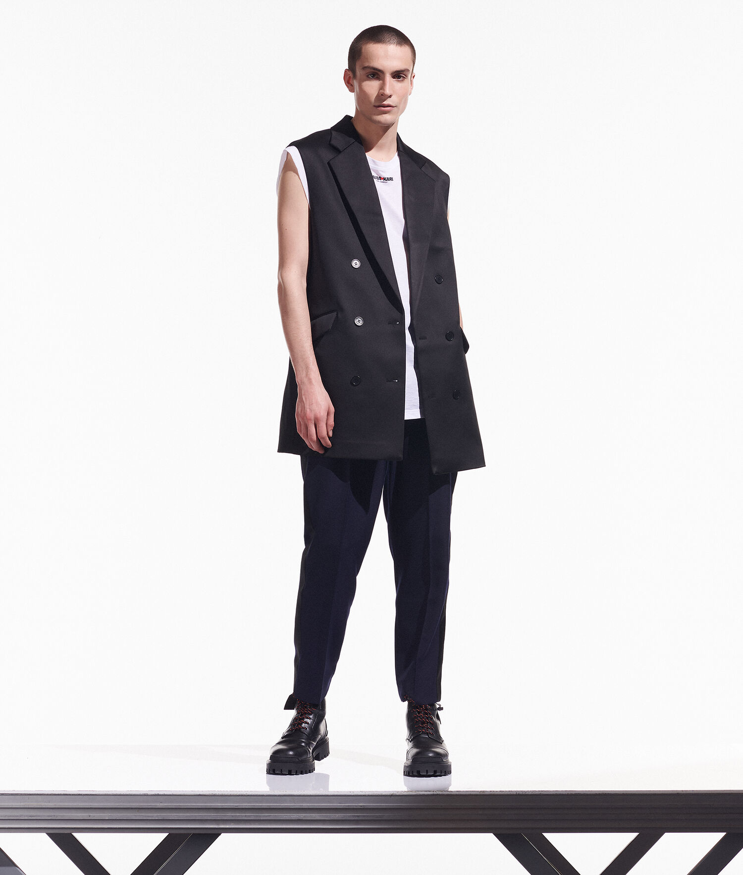 Black Men's Karl Lagerfeld Cara Loves Karl Tuxedo Vest | TH708KXVL