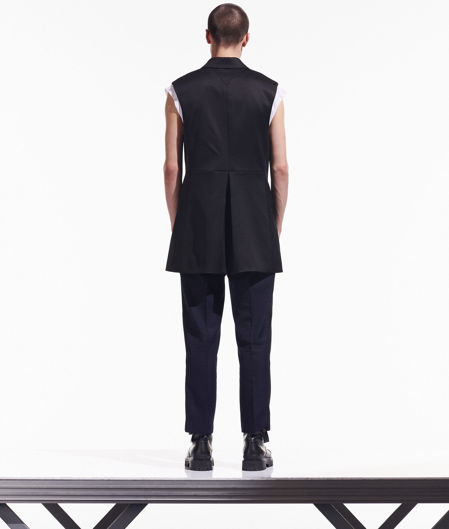 Black Men's Karl Lagerfeld Cara Loves Karl Tuxedo Vest | TH708KXVL