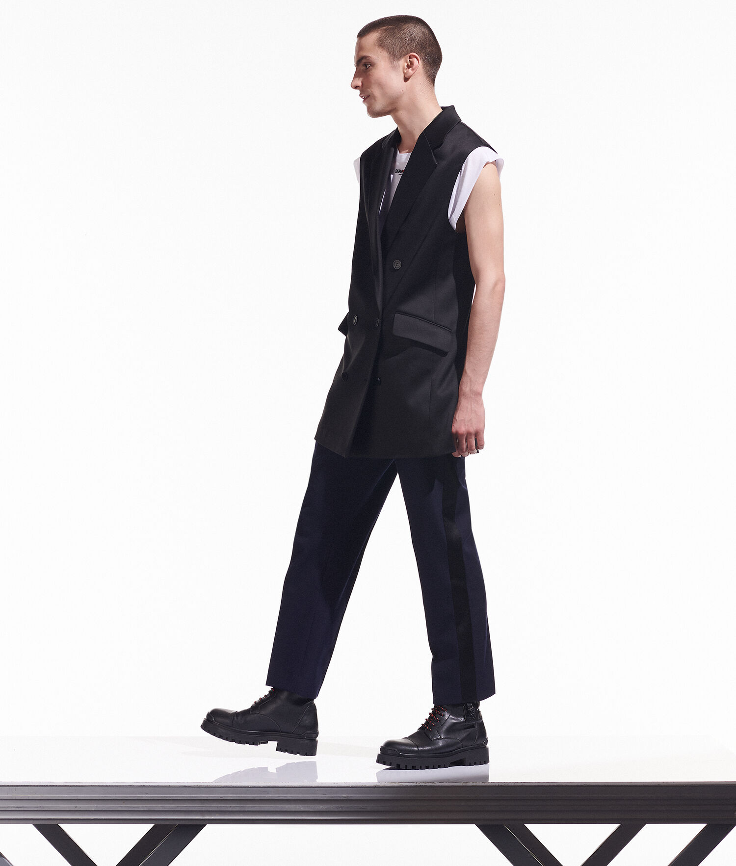 Black Men's Karl Lagerfeld Cara Loves Karl Tuxedo Vest | TH708KXVL