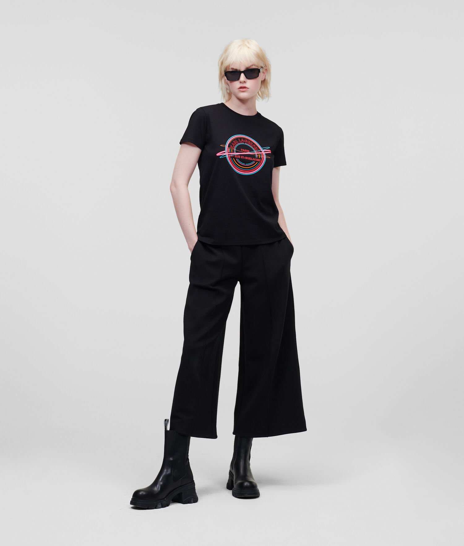 Black Women's Karl Lagerfeld Rue St-guillaume T-Shirts | TH358HLWT